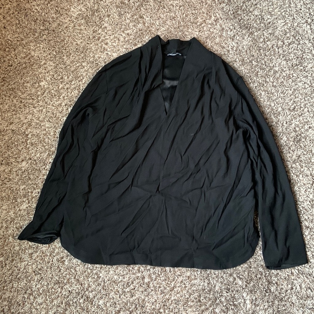 Universal Standard sleeve v-neck top.